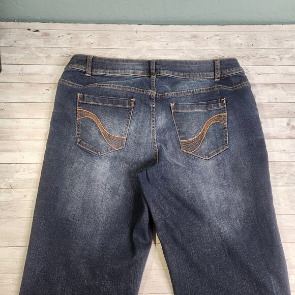 Lane Bryant Genius Fit Mid Rise Capri Jeans Size 18 - Picture 3 of 9